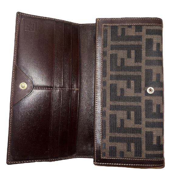 Fendi Zucca Long Wallet - Picture 5 of 10